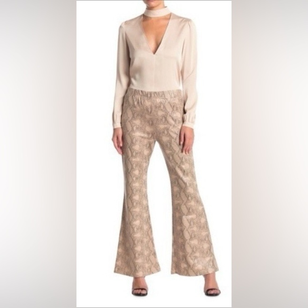 ELODIE High Rise Snakeskin Print Stretch Pull-On Pants Flares, Women’s Medium